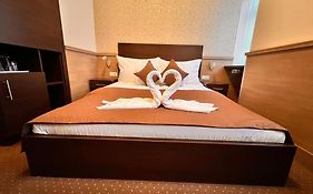 Central Hotel 21 And Apartments  3*